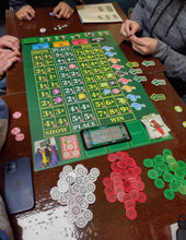 Cargar imagen en el visor de la galería, UN DÍA EN LAS CARRERAS