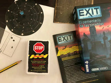 Cargar imagen en el visor de la galería, EXIT: EL CEMENTERIO DE LAS TINIEBLAS
